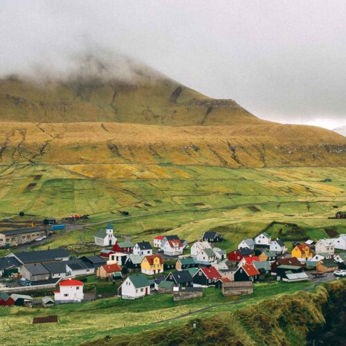 en liten by på färöarna