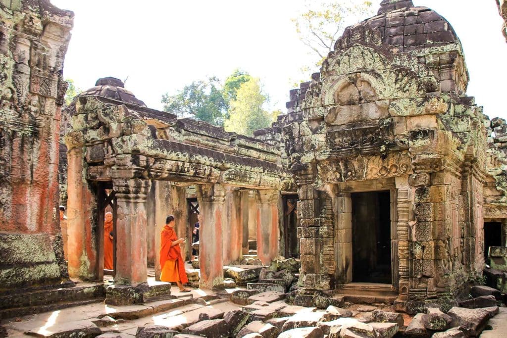 angkor wat med en munk - nygren lind resebyrå